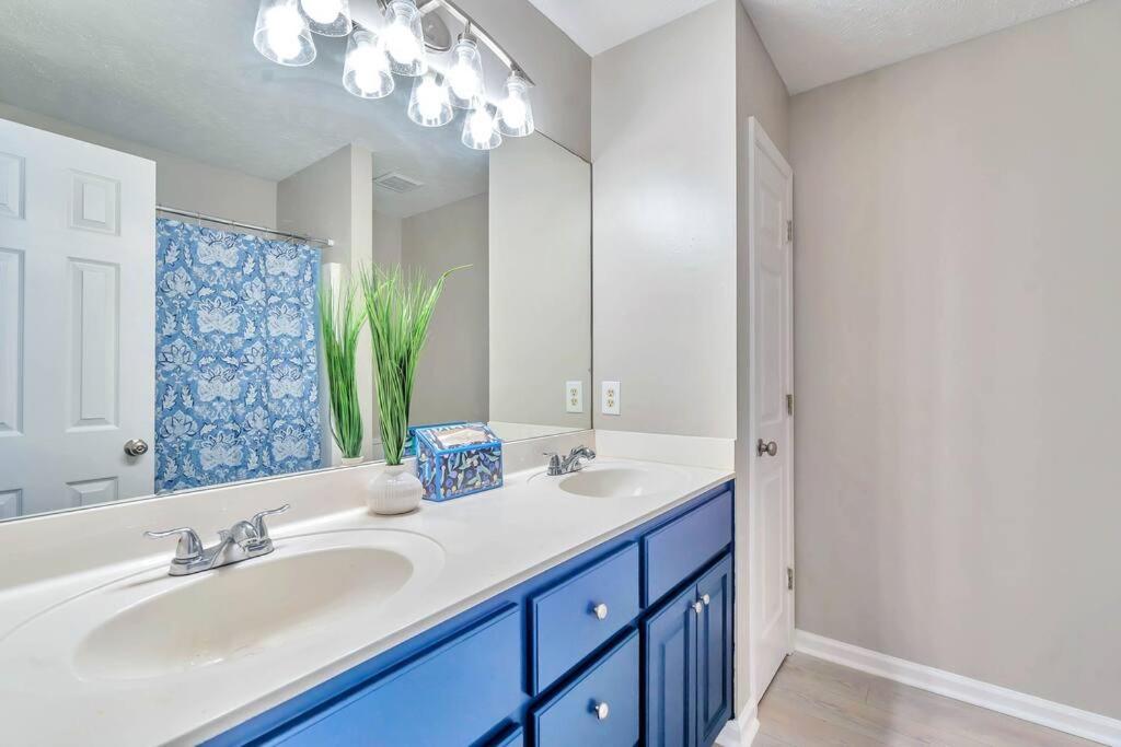 East Escape Villa Montgomery Bagian luar foto